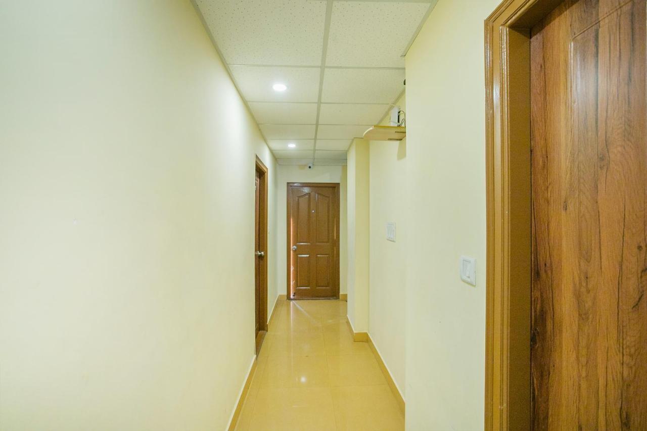 Oyo 10291 Sri Venkatadri Residency Hotel Bangalore Exterior photo